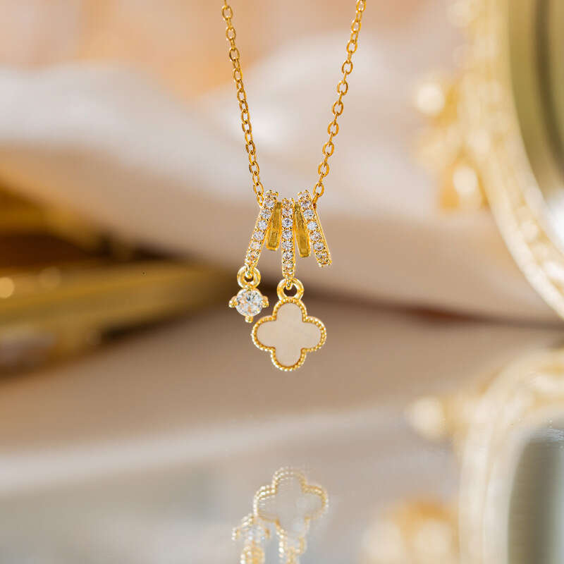 Necklace for Women Designer Luxury 2026 Copper Inlaid Zircon Four-leaf Clover Shell Necklace High-end Women's Flower Simple Versatile Sweater Cha