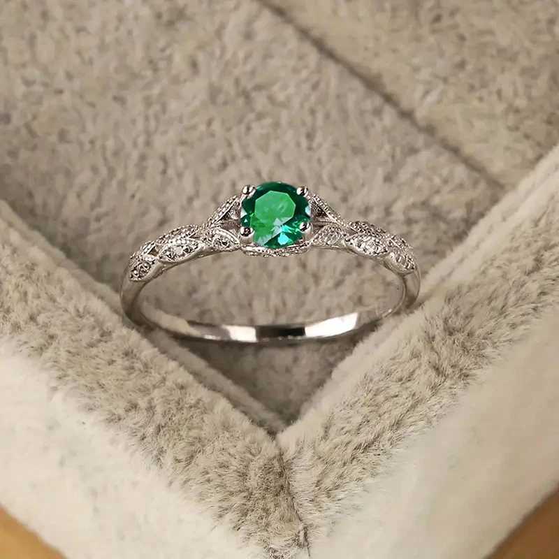 Light Luxury Style Cubic Zirconia Womens Ring in Europe and America Simple Fashion Temperament Ring M251215