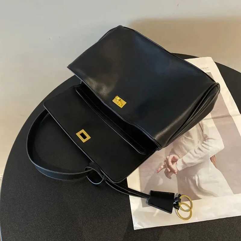 1pc Luxury Calfskin Woman Shoulder Bags Autumn Winter Genuine Leather Women Totes Fashion portable Gold Buckle Women HandBagsT251215