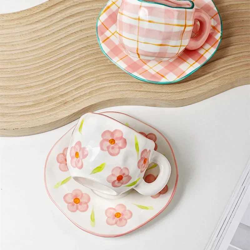 Hand-painted Flower Ceramic Coffee Cup Off g With Saucer He Breakfast Milk Ju Tea Handle Cup Gift Microwave Safe H251215