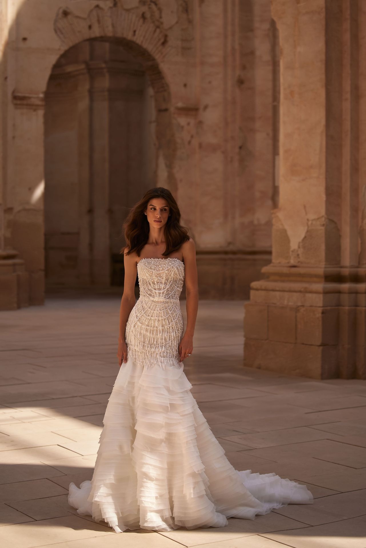 Luxury Mermaid Wedding Dress Strapless Sleeveless Bridal Gowns Pearls Beading Ruffles Sweep Train Dresses Custom Made vestidos