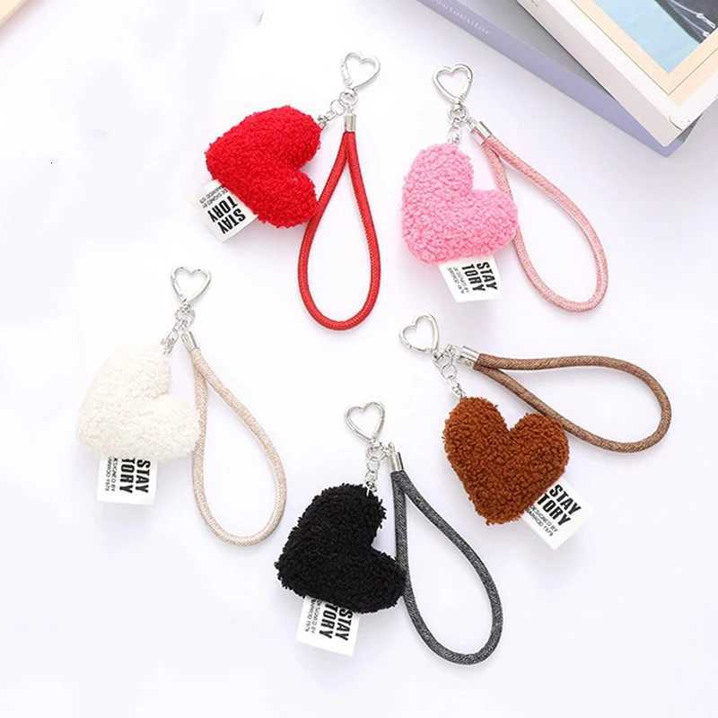 Simple Fur Love Design Key Chain Jewelry for Women Bags Pendant Hanging Key Ring Accessories Colored Heart Keychain M251215