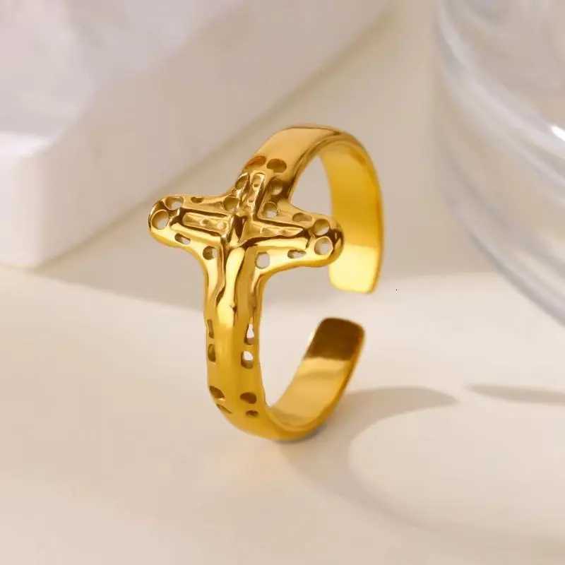 Stainless Steel Jesus Cross Rings for Women 18K Gold Plated Portrait Coin Ring Star Moon Finger Ring Waterproof Jewelry Gifts M251215