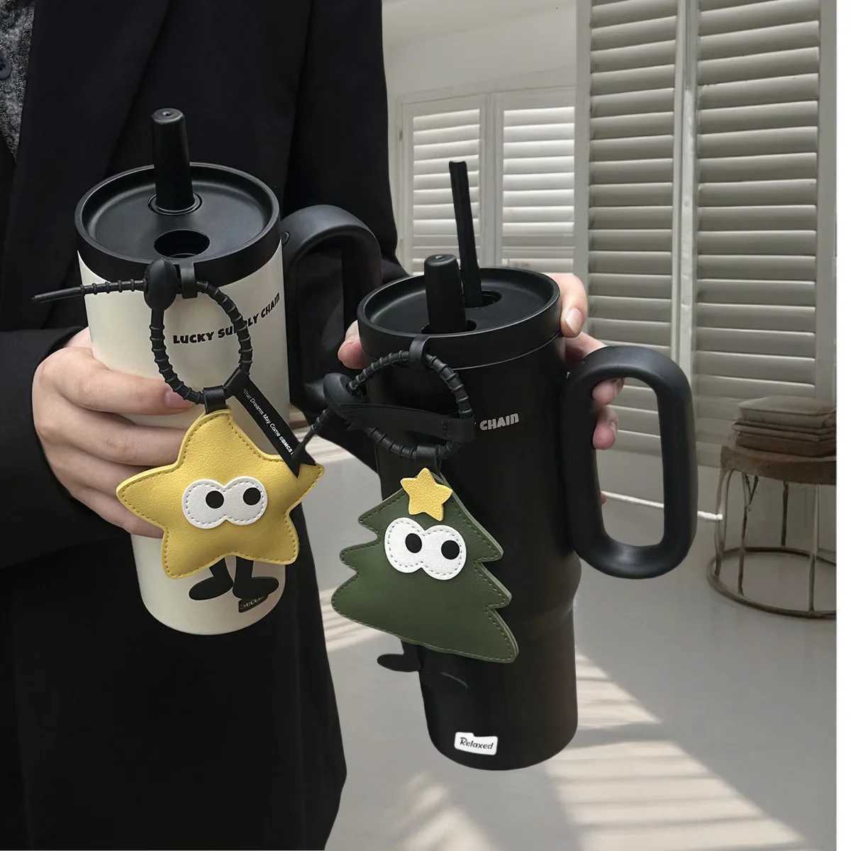 750ml Extra-Large Capacity 316 Stainless Steel Insulated Cup Stylish Water Bottle with Straw Travel Coffee Cup for Car Use H251215