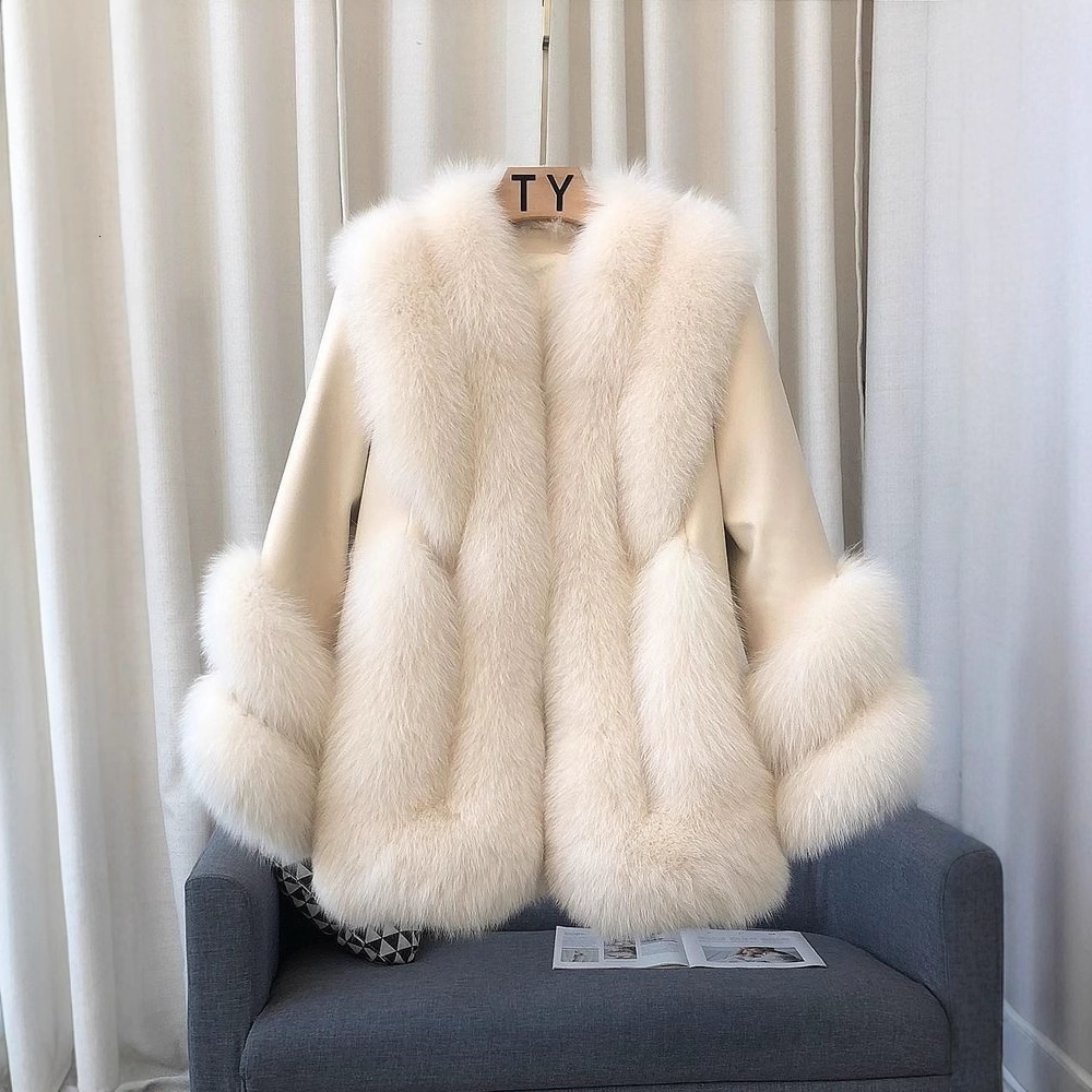 Haining High-End Full Fox Fur Sheepskin Coat for Women Short Fashionable Elegant Genuine Sheepskin Coat 241113