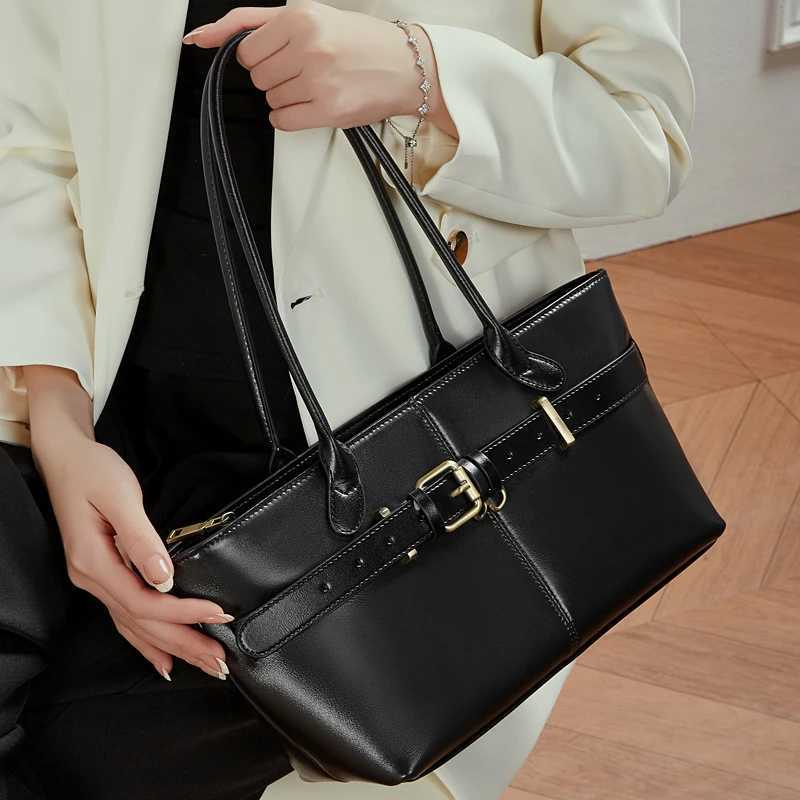 Toptrends Cowhide Genuine Leather Underarm Shoulder Bags For Women 2025 Luxury Designer Satchel Tote Commuter Ladies HandbagsT251215