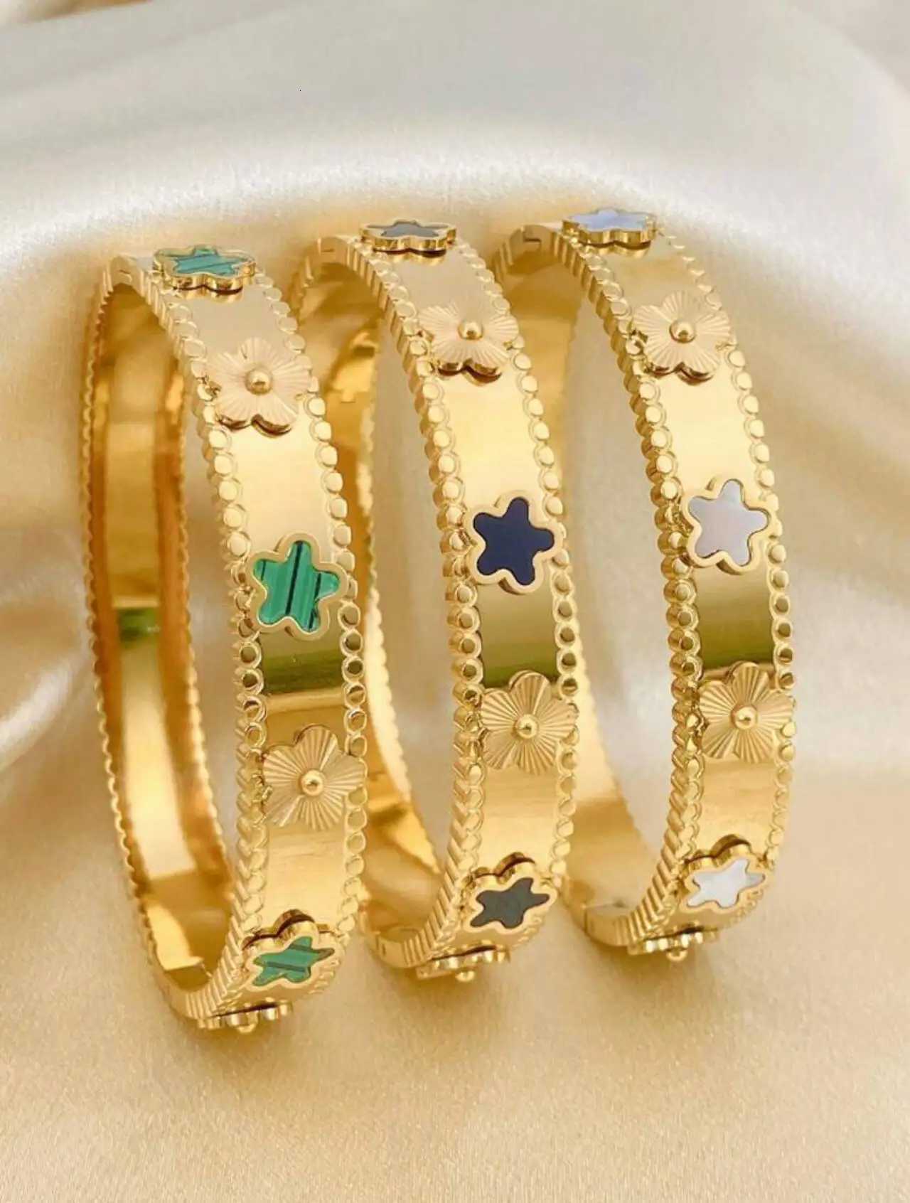 Fashion Flower Stainless Steel Style Vintage Cinquefoil Kaleidoscope Narrow for Women Hand Jewelry M251215