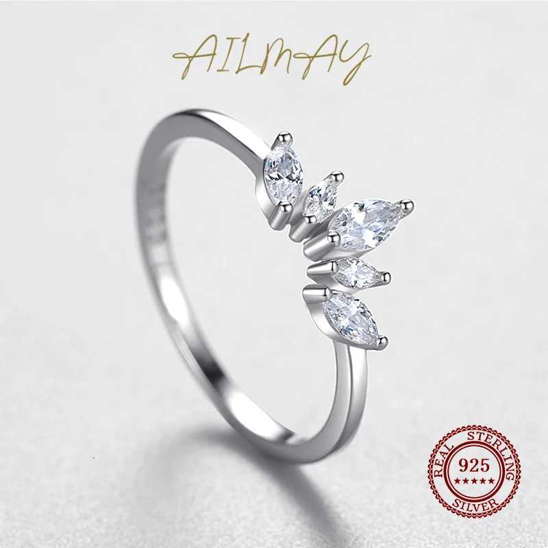 Ailmay Fashion 925 Sterling Silver Simple crown Finger Ring Elegant Clear Zircon Rings For Women Girls Party Accessories Jewelry M251215