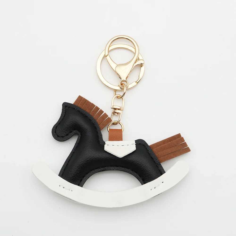 Fashion Classic Pony Horse Pendant Decoration For Ladies Bag Keyring Designer Leather Rocking Horse Keychain Charm Accessories M251215
