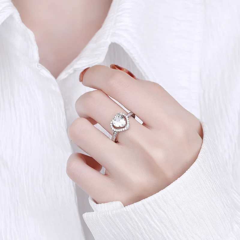 925 Sterling Silver Ring Heart Sparkle Zircon luxury High Quality For Women Wedding Fine Jewelry Accessories Party Gift M251215