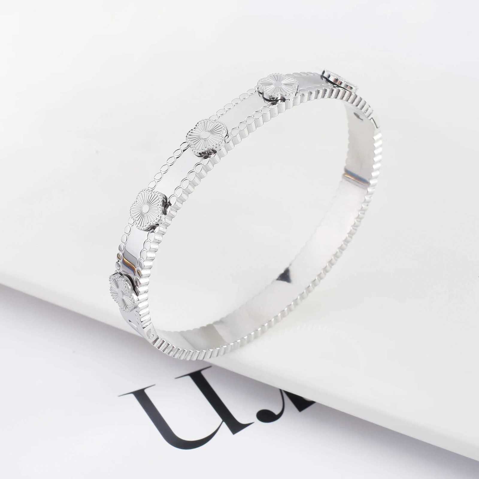 2024 New Design Metal Plant Five Flower High Quality Y2K Style Womens StainlESS Steel High Quality c r M251215