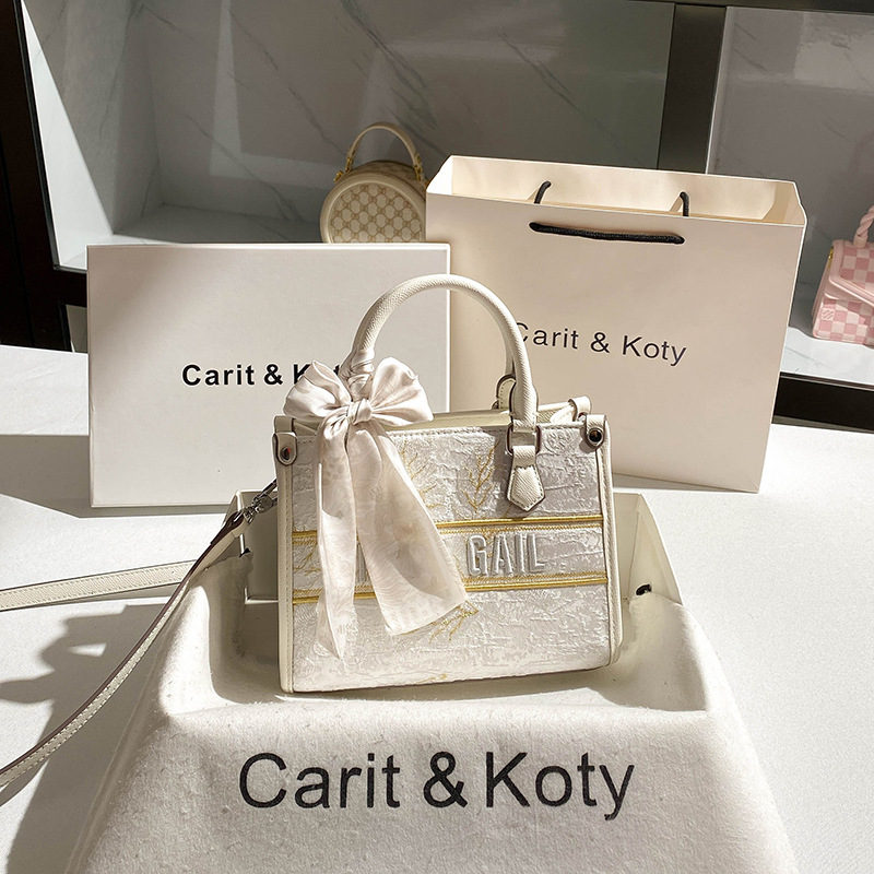 TB BHULAMTE Luxury Designer Handbag Large Capacity Printed Commuter Tote Bag 2026 New Embroidered Handheld Small Square Bag