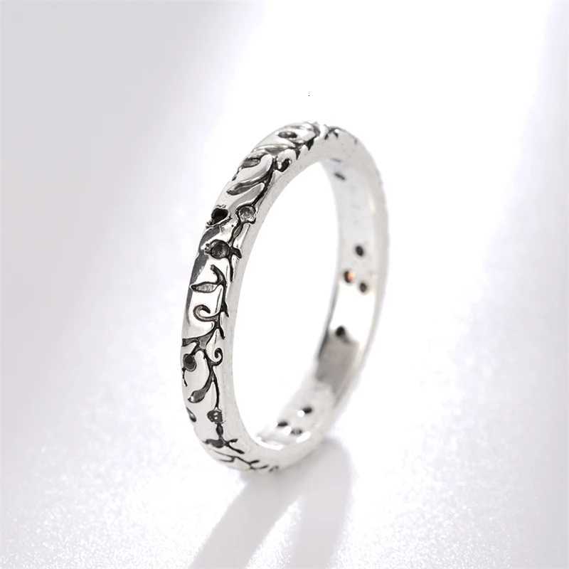 Huitan Vintage Embossed Design Thin Ring for Women Retro Party Jewelry Female Daily Wearable Silver Color Finger Accessories M251215
