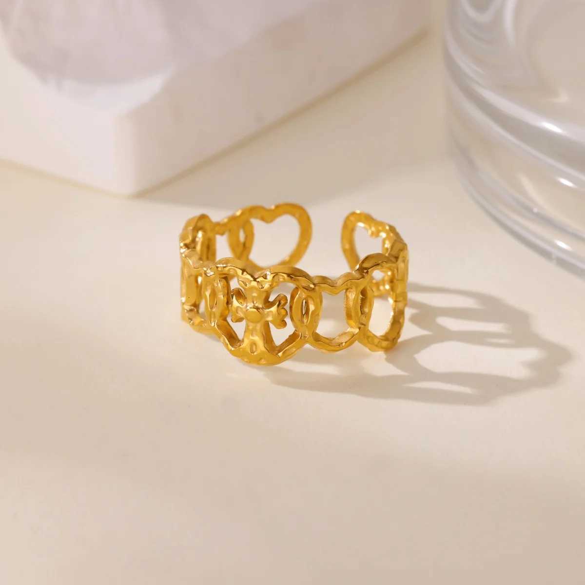 Free Shipping Vintage Heart Cross Rings For Women Stainless Steel Gold Color Ring 2025 New Fashion Wedding Couple Jewelry M251215