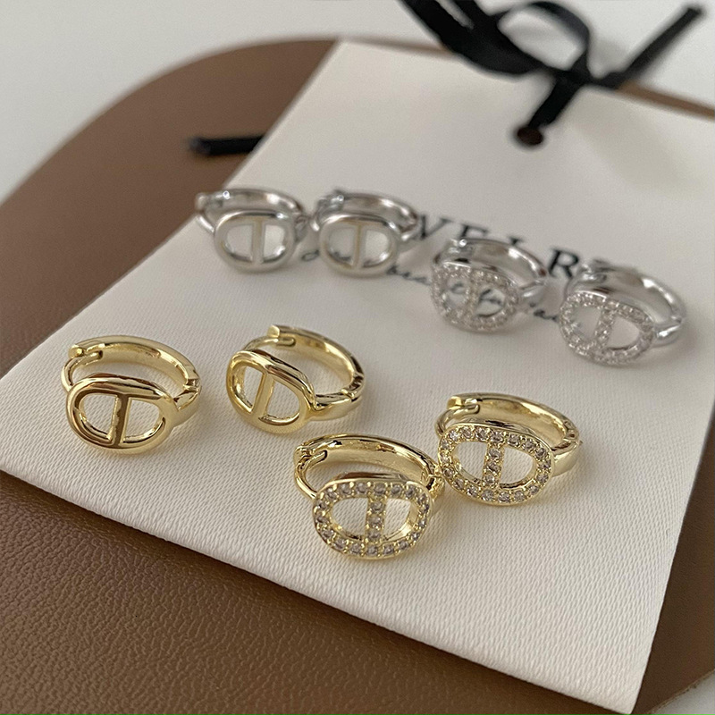 Designer Earrings Women's Pig Nose Luxury Jewelry Niche Design Unique Fashion Simple Elegant Multifunctional High-end Feeling Round Spherical Ear