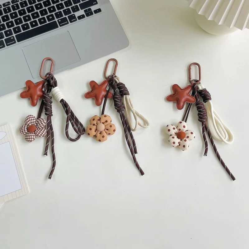 Korean Version Flower Keychain Brown Star Key Chain Anti-Theft Woven Wristband Keyring For Car KeysWallet Fashion Bag Pendant M251215