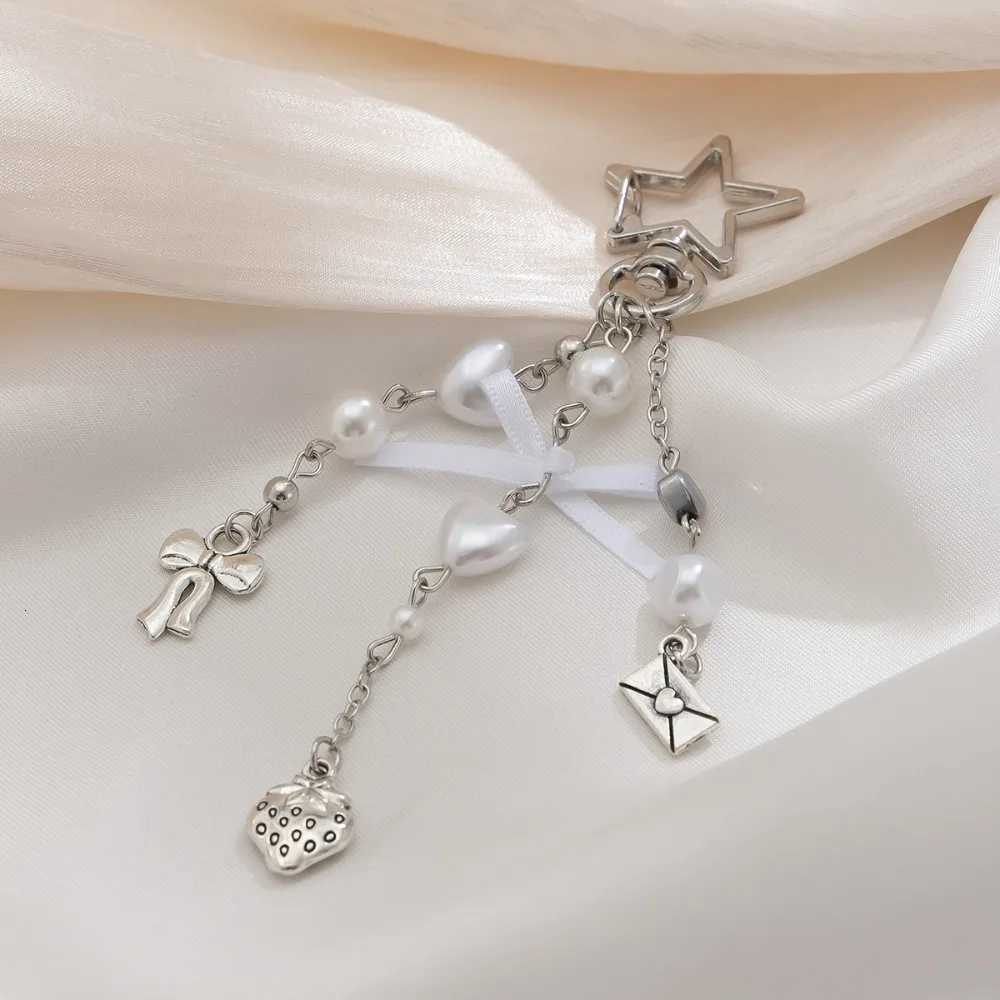 Y2k Fashion Keychain Flower Star Love Bow Strawberry Pendant Acrylic Key Chain Student Women Bag Backpack Keychain Accessories M251215