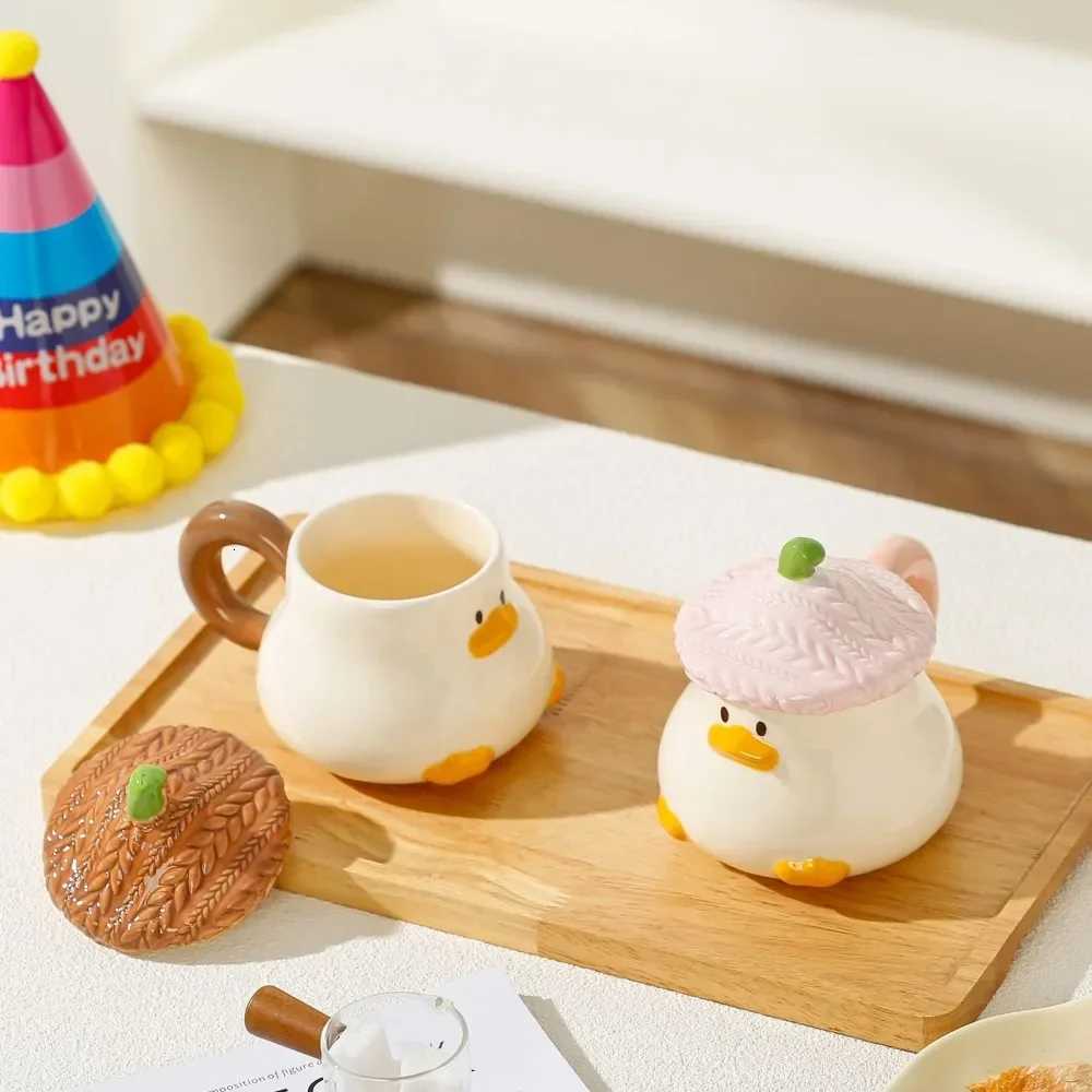 Cartoon Cute Little Duck Ceramic g with Lid for Off and He Use Coffee Cup Duck Pear Big Silly Cute Couple Drinkware H251215