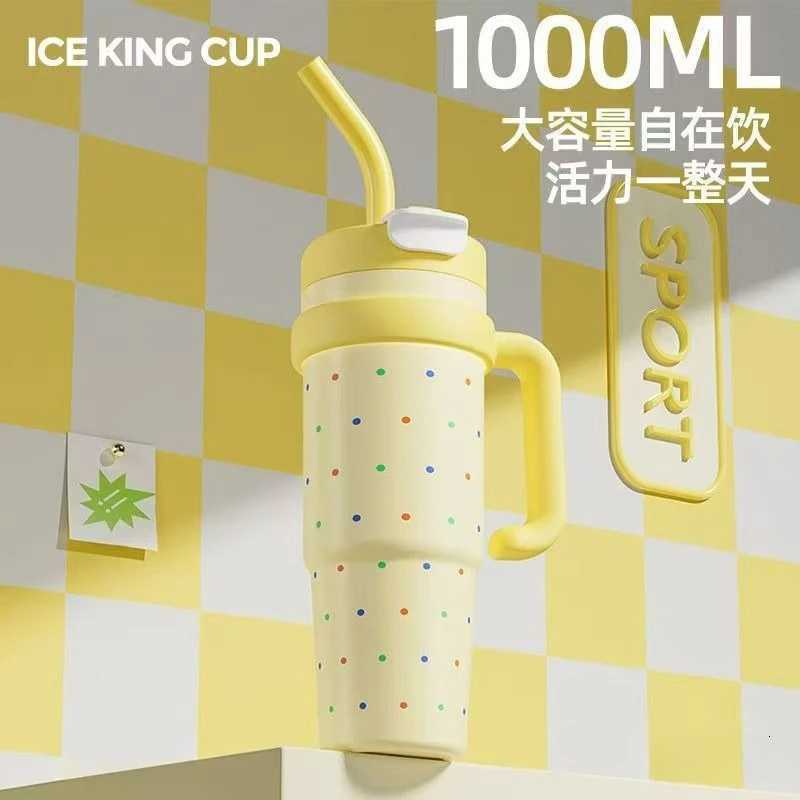 Hot selling high-value giant thermos cup outdoor portable straw cup large capacity with handle ice cream cup H251215