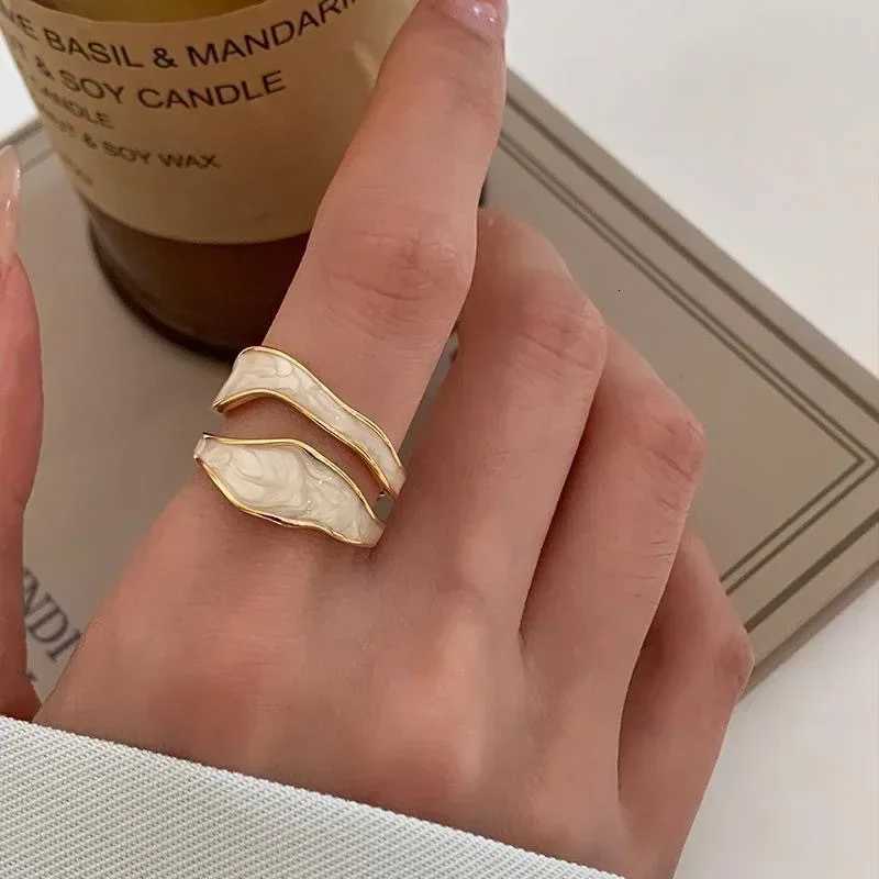 Vintage White Enamel Metal Irregular Shape Geometric Open Adjustable Ring for Women Girl Fashion Jewelry Birthday Gifts M251215