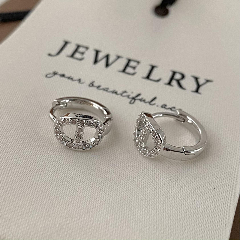 Designer Earrings Women's Pig Nose Luxury Jewelry Niche Design Unique Fashion Simple Elegant Multifunctional High-end Feeling Round Spherical Ear