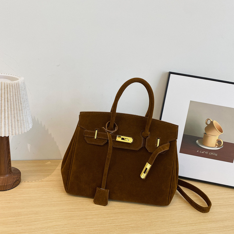 Free delivery designer shoulder bag Casual simple comfortable personalized handbag fashionable handbag