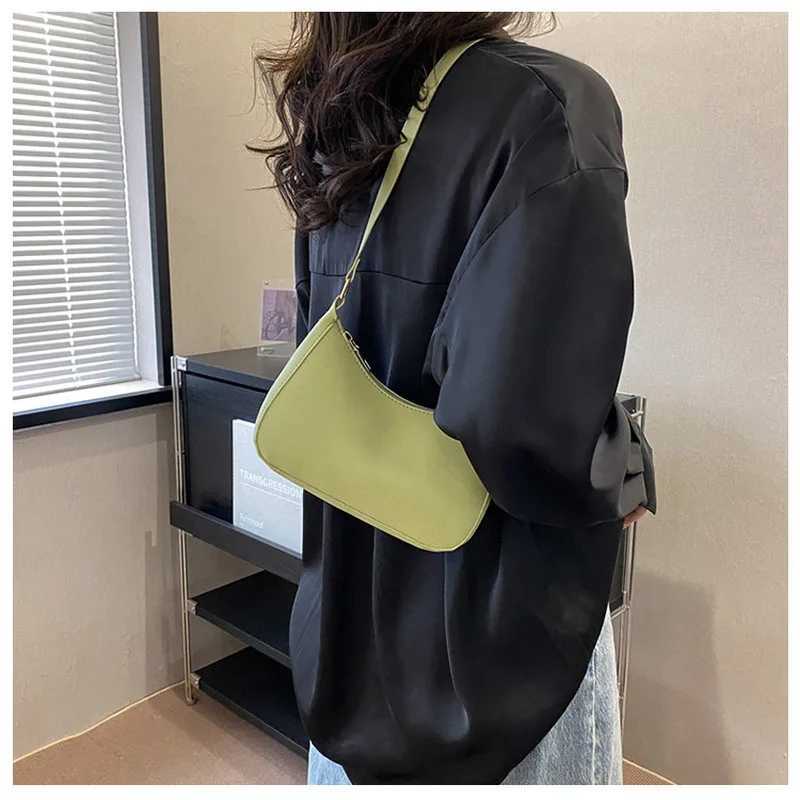 Fashionable and trendy solid-color handbag simple and new small square bag stylish and high-quality single-shoulder armpit bagT251215