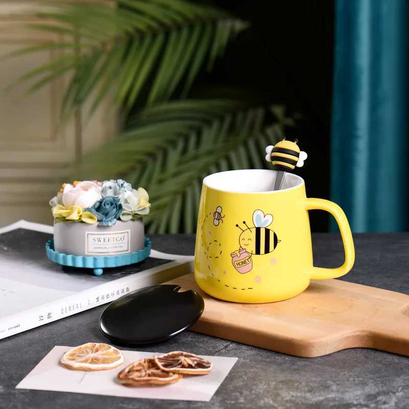 Ceramic Cartoon Bee g With Spoon Lid Ceramic Coffee Cups Sing Breakfast Cups Christmas Gift Coffee Cup Sets H251215