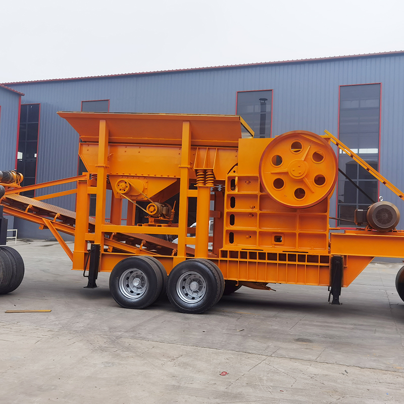 Compact Gearbox-Equipped Crushing Plant | Motor-Powered Movable Stone Crusher Operation