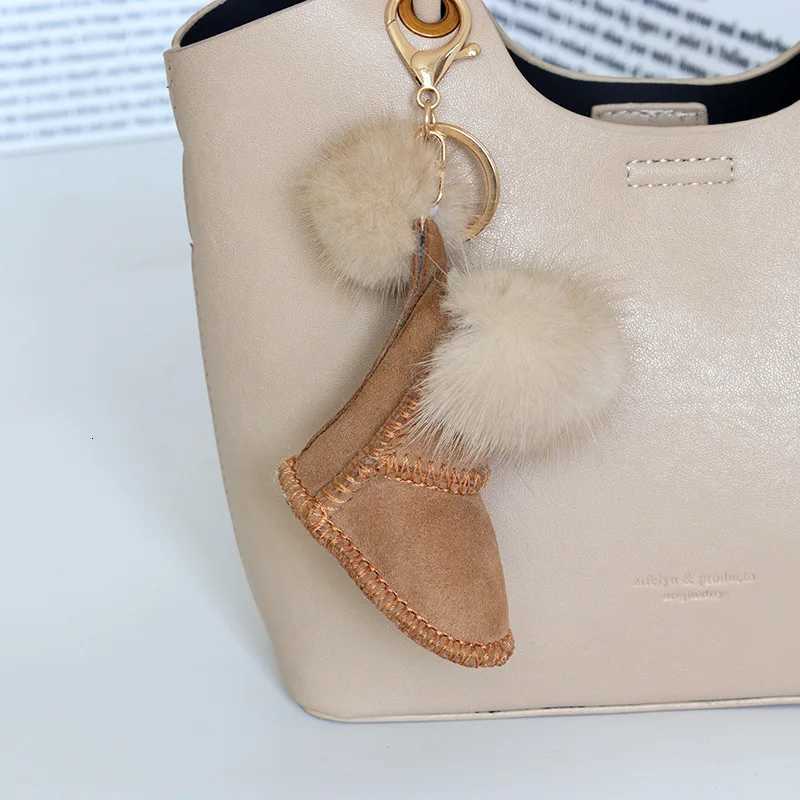 Cute Fur Keychains Hand-sewn Leather Key Chains For Bag Pendants Car Key Fashion Women Couple Festival Gift Keyrings Accessories M251215