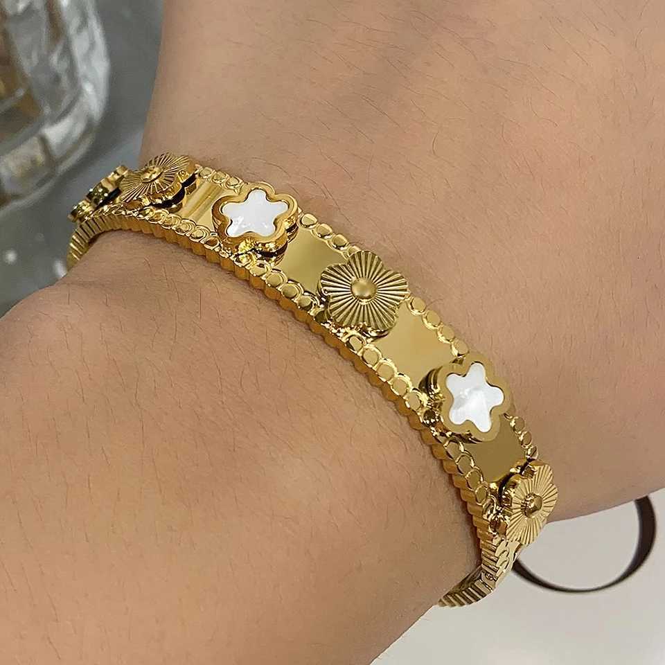 Yupsk Fashion Five- Flower Stainless Steel Bangle 18k Gold Color Lucky Grass s Female Jewelry Gift M251215
