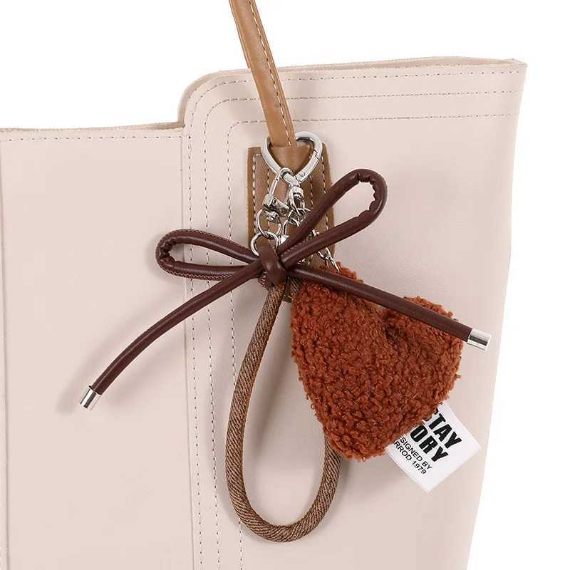 Sweet Love Heart Bag Charm Keychain Keyring Pendant with Wrist Lanyard for Coin Purse Backpack Car Decoration M251215
