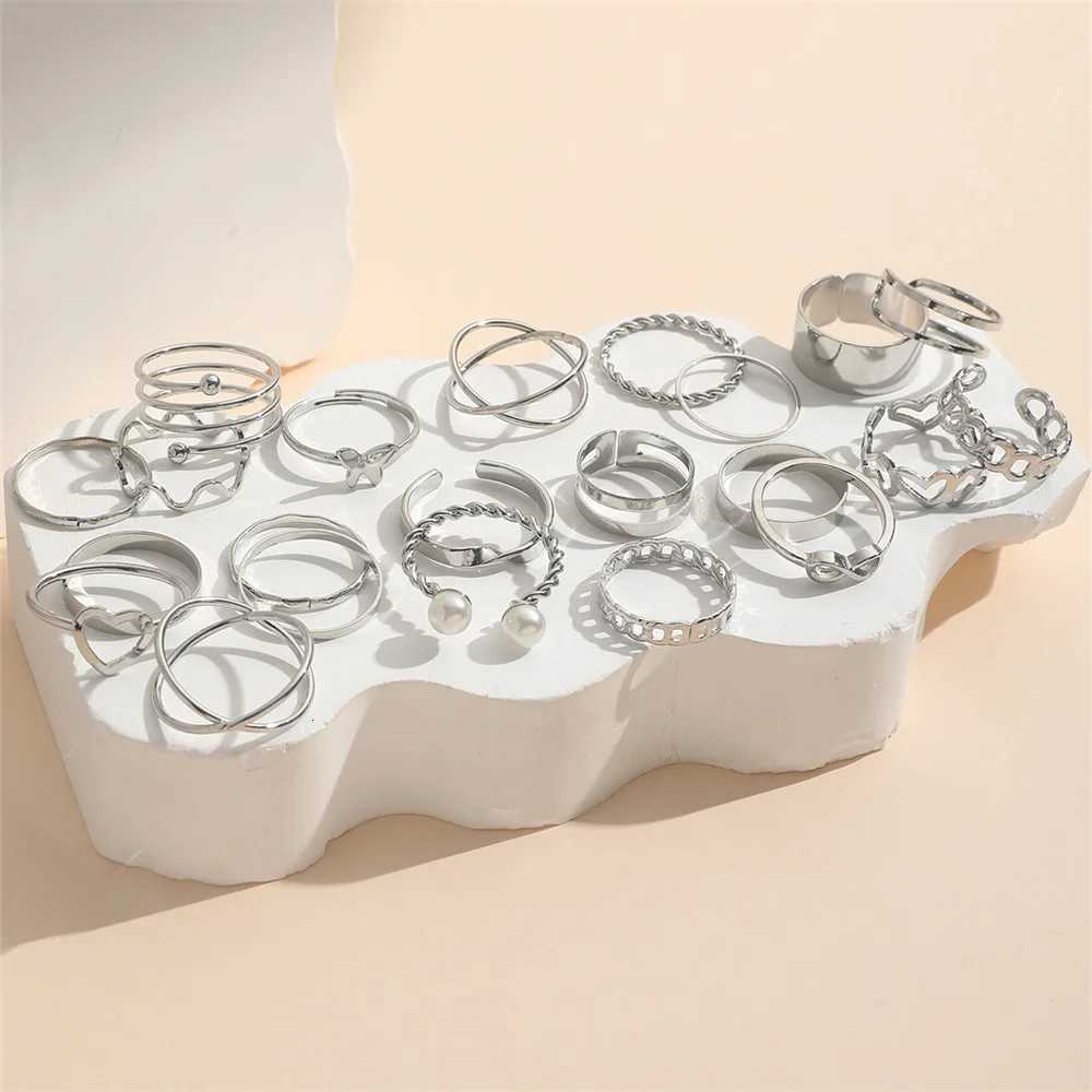 22Pcs/Set Fashion Imitation-Pearl Heart Cross Wave Butterfly Infinity Simple Metal Layered Geometric Hollow Ring For Woman M251215