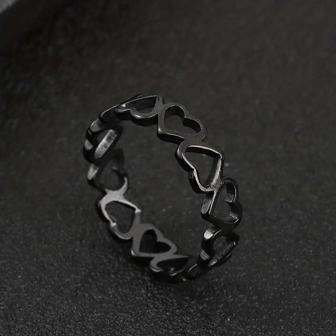 Fashionable Heart-Shaped 18K Gold Plated 316 Stainless Steel Ring - Stylish Cutout Design Hypoallergenic Ideal for Everyday Wear M251215