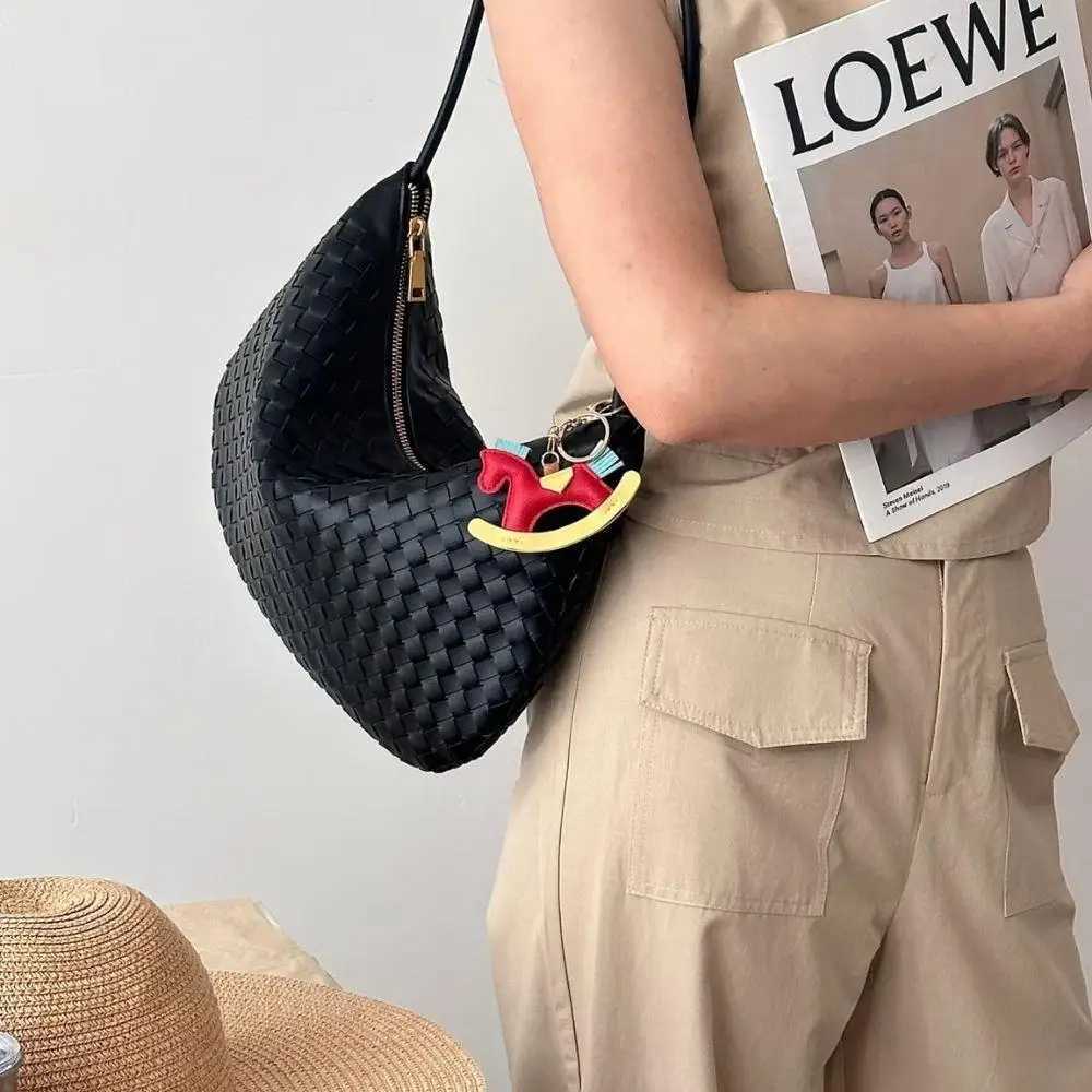 European And American Ladies Leather Bag Pendant Womens Bag Charm Decoration Cute Cartoon Pony Swing Key Chain Bag Accessories M251215