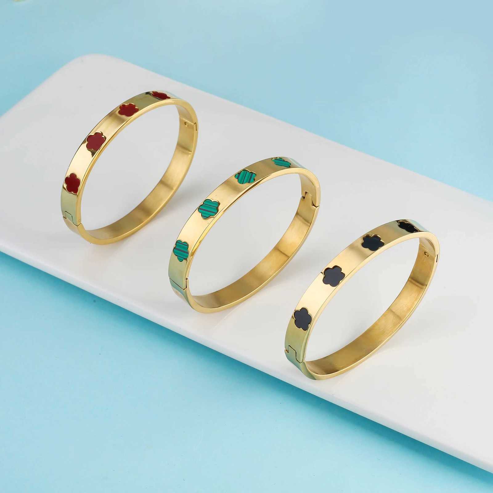 Cute Jewelry New Plum Blossom Five Flower StainlESS Steel Womens Waterproof AccESSories Luxury Gift C r M251215