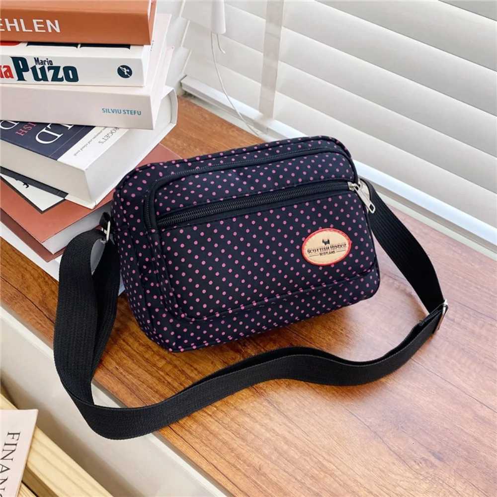 Fashion Nylon Shoulder Messenger Bag One-shoulder Moderately Soft Satchel Bag No Interlayer Street BagT251215