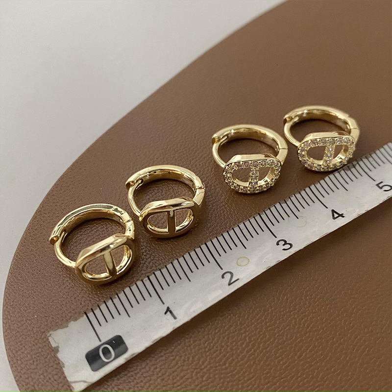 Designer Earrings Women's Pig Nose Luxury Jewelry Niche Design Unique Fashion Simple Elegant Multifunctional High-end Feeling Round Spherical Ear