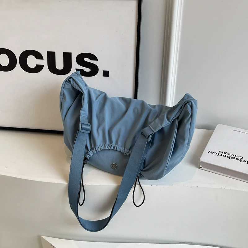 Women Hobo Sling Bag Large Capacity Drawstring Fashion Shoulder Bag Adjustable Strap Daily Messenger Bag Simple Satchel BagT251215