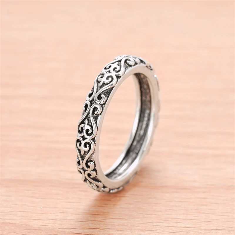 Huitan Vintage Embossed Design Thin Ring for Women Retro Party Jewelry Female Daily Wearable Silver Color Finger Accessories M251215