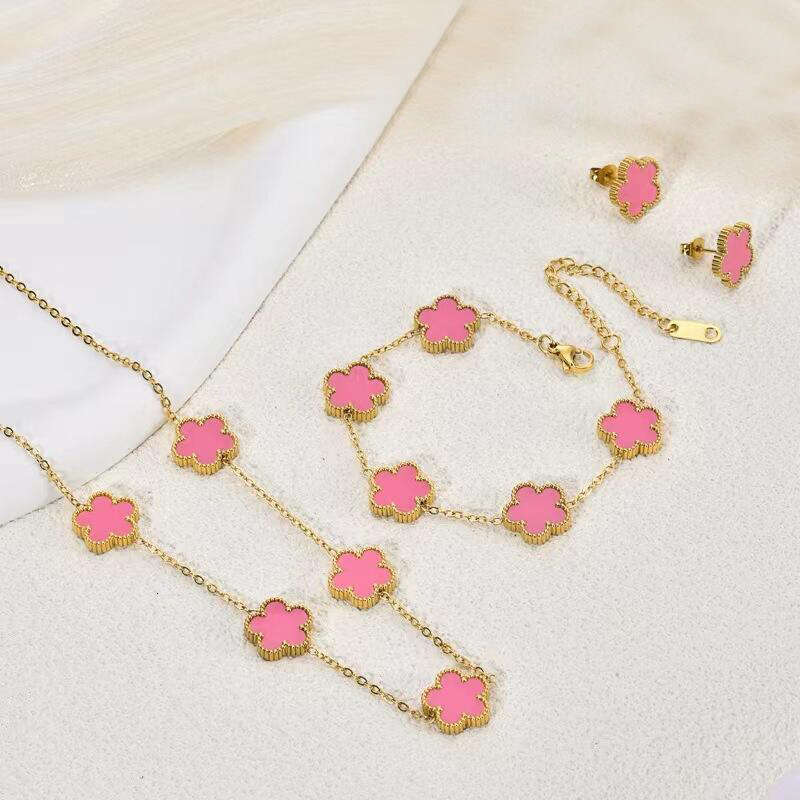 Free Luxury Shipping Of Designer Bracelets Clover Fashion Jewelry Five-leaf Flower Three-piece Necklace Bracelet Earrings Stainless Steel Set