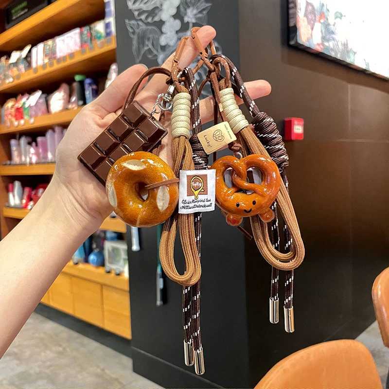 Deli e Bread Woven Rope Keychain Chocolate Anti-lost Bread Keychain Polyester Bagel Bag Pendant Decoration Woven M251215