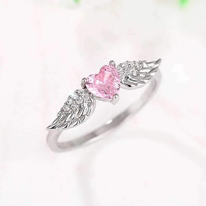 Huitan Chic Angel Wing Ring Female Engagement Jewelry Romantic Heart Pink Zirconia Finger AccESSories Delicate AccESSories M251215