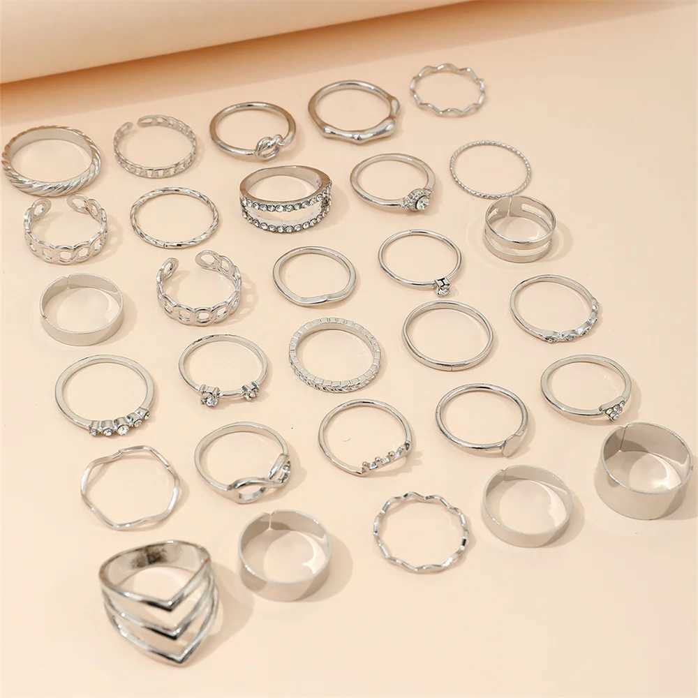 30 Pcs Geometric Infinite Fashionable Rhinestone Multi-joint Metal Rings Set For Birthday Party Christmas Gift For Girls Women M251215