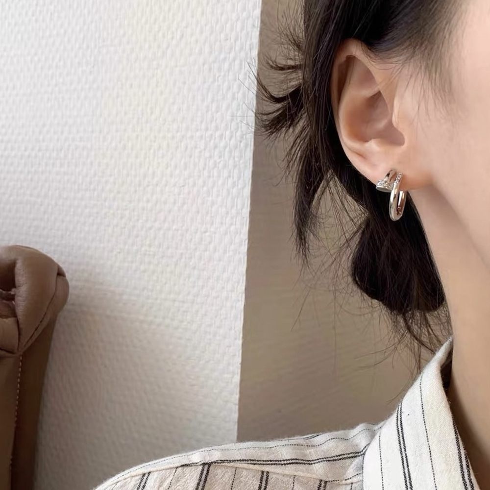 Designer Earrings With Moissanite Inlaid Luxury Women's Earrings Simple And Lightweight Multifunctional Earrings Fashionable And Versatile Niche 