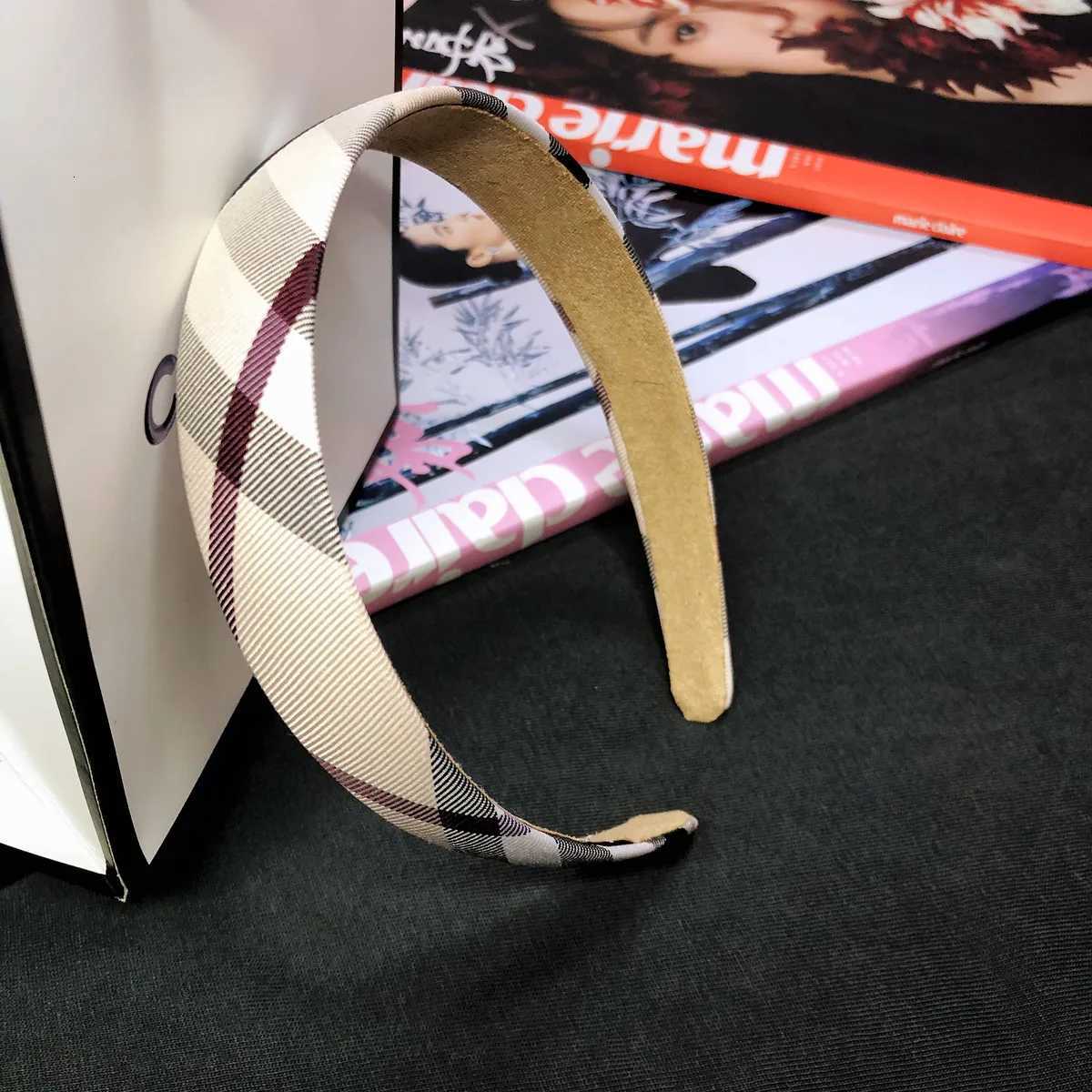 2025 New British Style Plaid Striped Sponge Headband for Women High Quality Fashion Thick London Plaid Print Hairbands Head WearXJ251215 - view 5