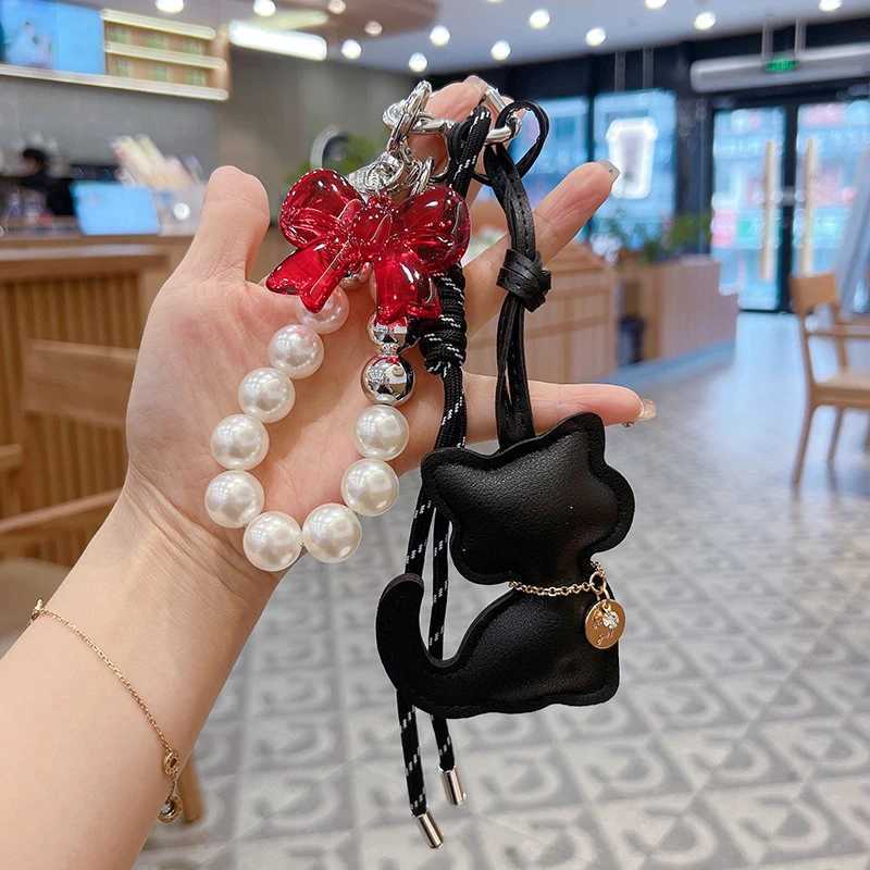 Elegant Shap Keychain Artistic Rope Key Holder Unique Key Pendant For Women Maximalist Bag Pendant Ornament M251215