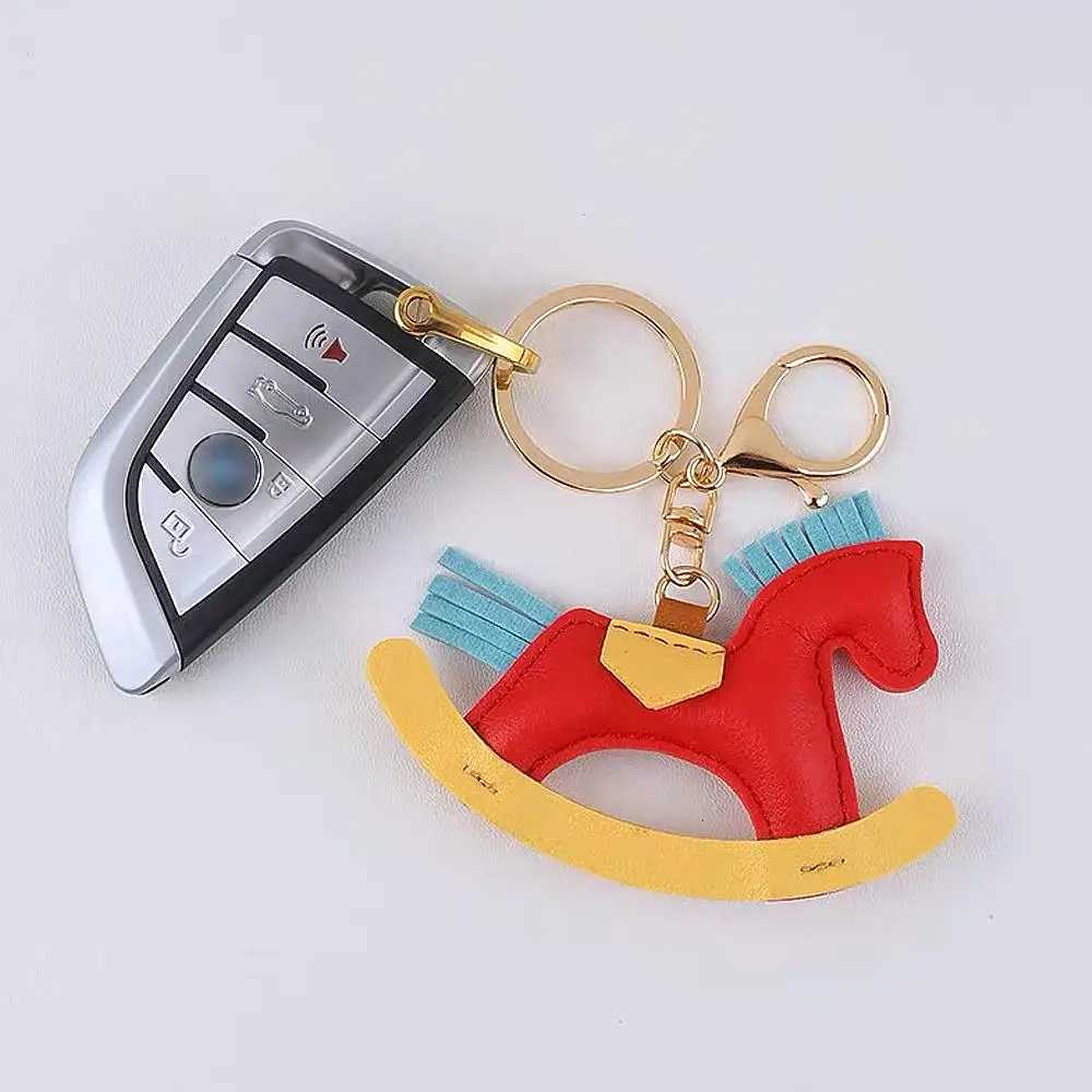 luxury Cute Cartoon Pony Animal Keychain PU Leather Rocking Horse Keyring for Women Men Car Key Bag Backpack Pendant Ornament Gifts M251215