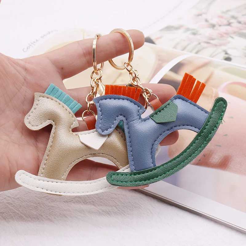 Fashion PU Leather Rocking Horse Charm Keychain New Jewelry for Womens Creative Colorful Carousel Car Bag Pendant Keyring M251215