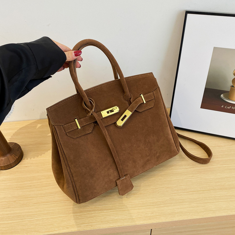 Free delivery designer shoulder bag Casual simple comfortable personalized handbag fashionable handbag